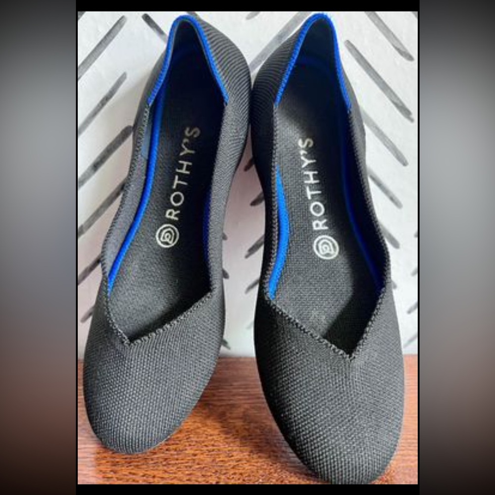 Black Rothy flats, size 8